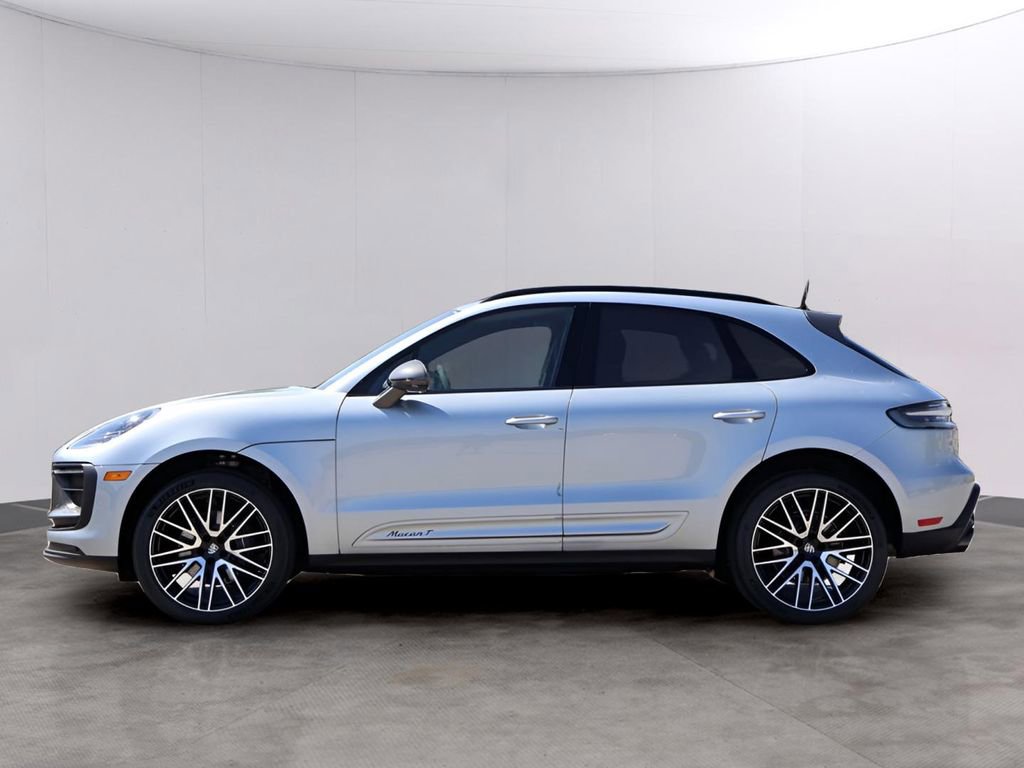 Certified 2025 Porsche Macan Turbo image 2