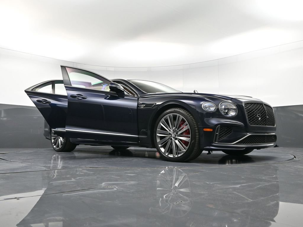 Used 2025 Bentley Flying Spur Plug-In Hybrid image 42