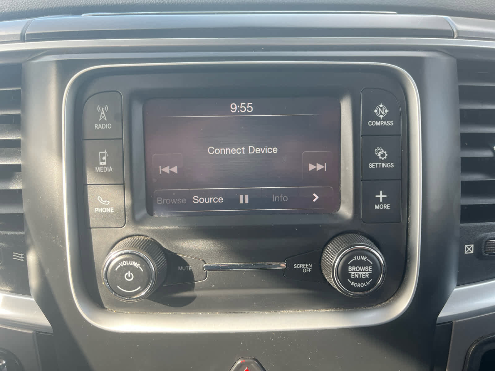 Used 2022 RAM 1500 Classic SLT image 19