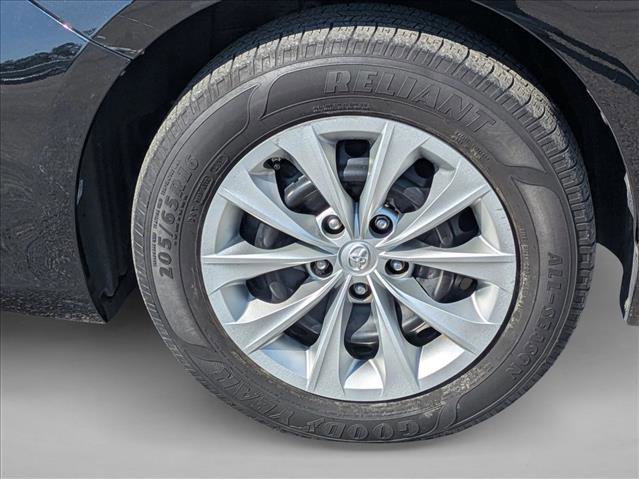 Used 2017 Toyota Camry LE image 21