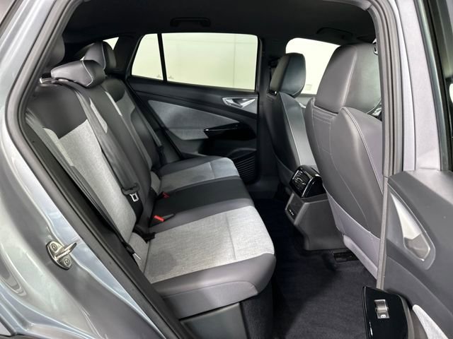 Used 2024 Volkswagen ID.4 Pro image 27