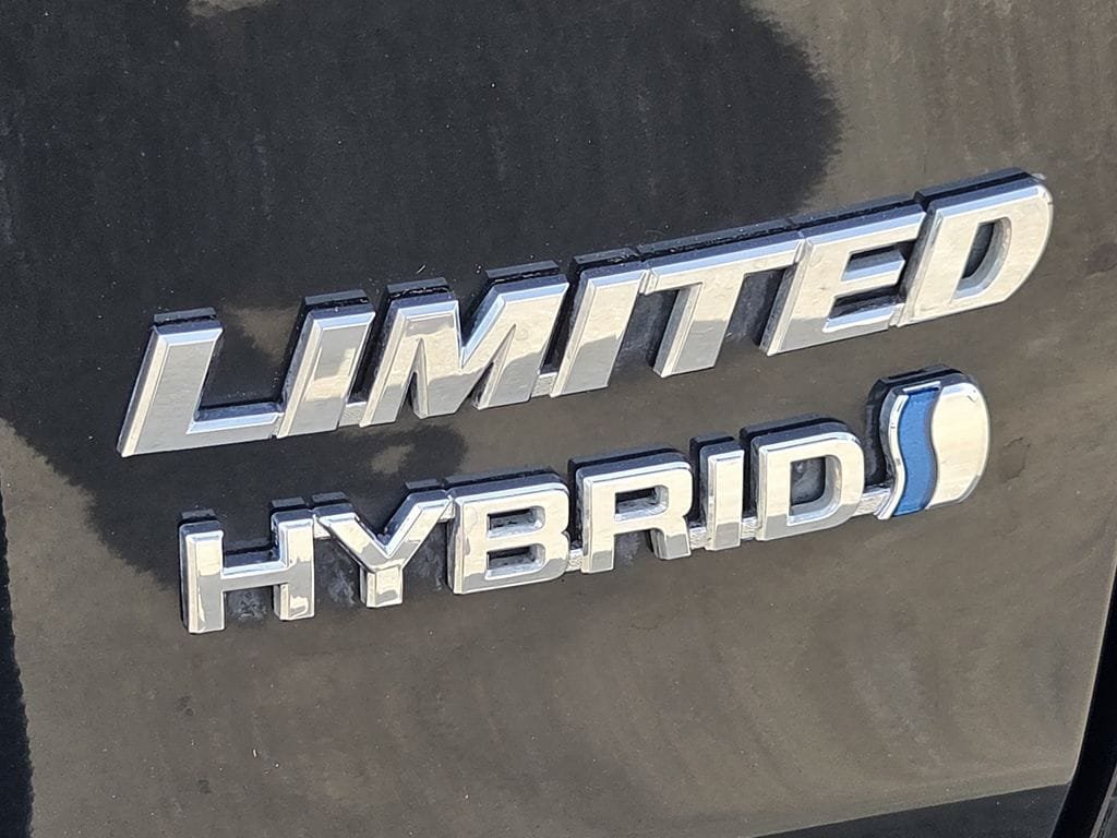Used 2019 Toyota RAV4 Limited w/ Limited Grade Weather Package AWD/4WD image 11