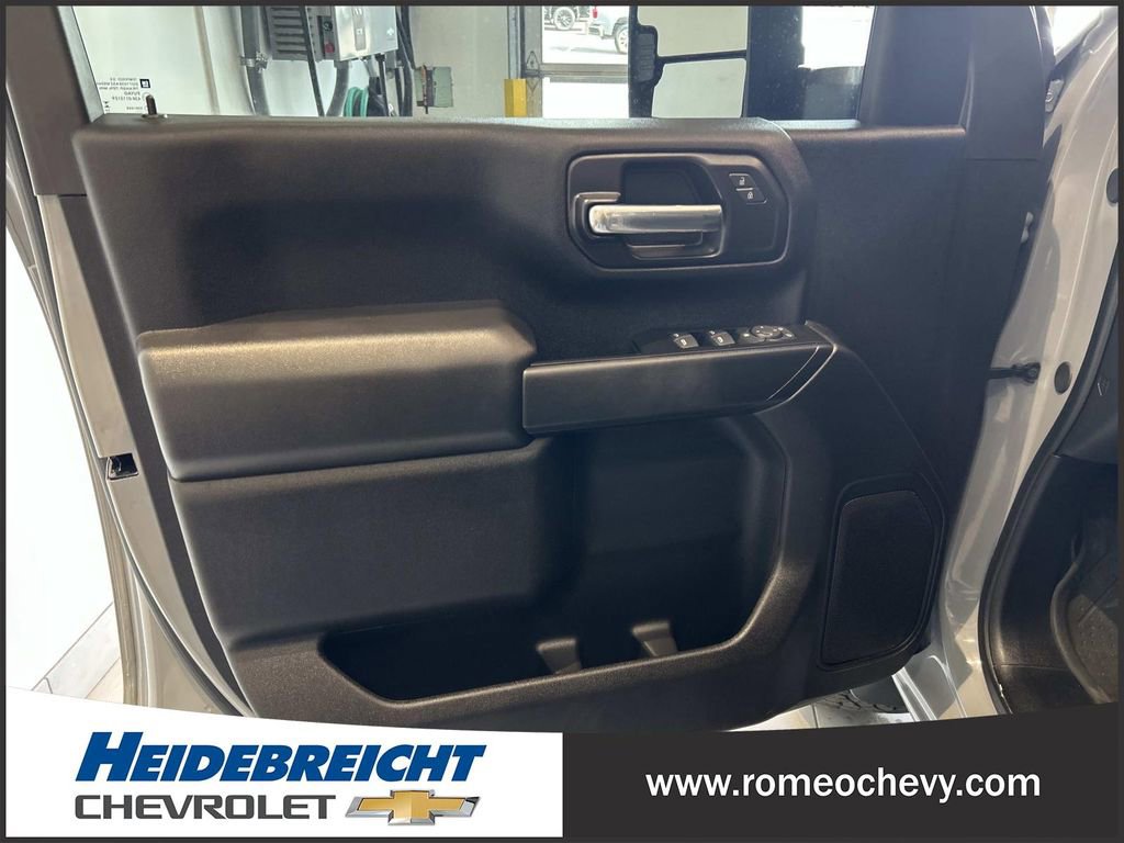 Used 2025 Chevrolet Silverado 2500 Custom w/ Custom Convenience Package AWD/4WD image 10