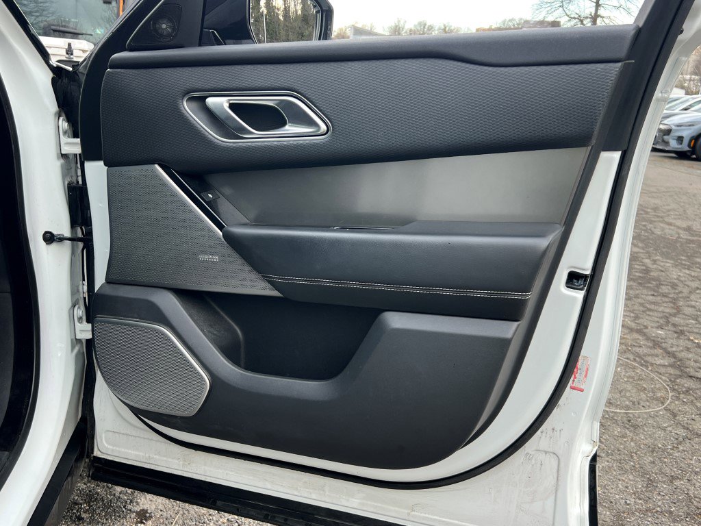 Used 2018 Land Rover Range Rover Velar S image 11