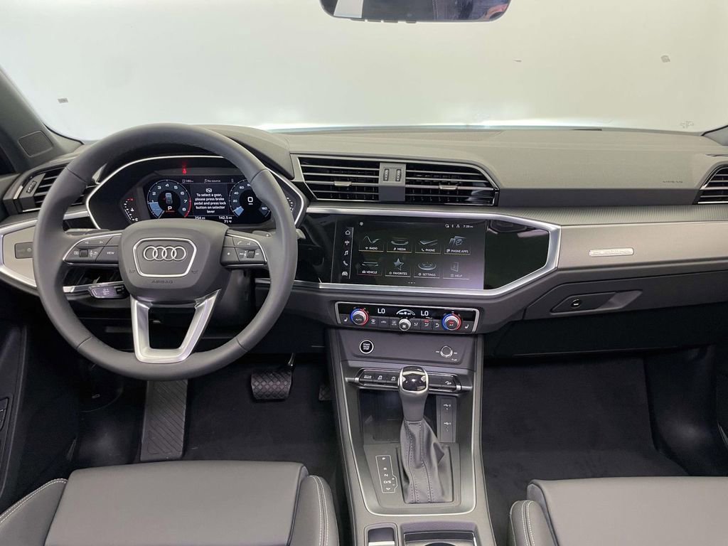 New 2025 Audi Q3 2.0T Premium image 24
