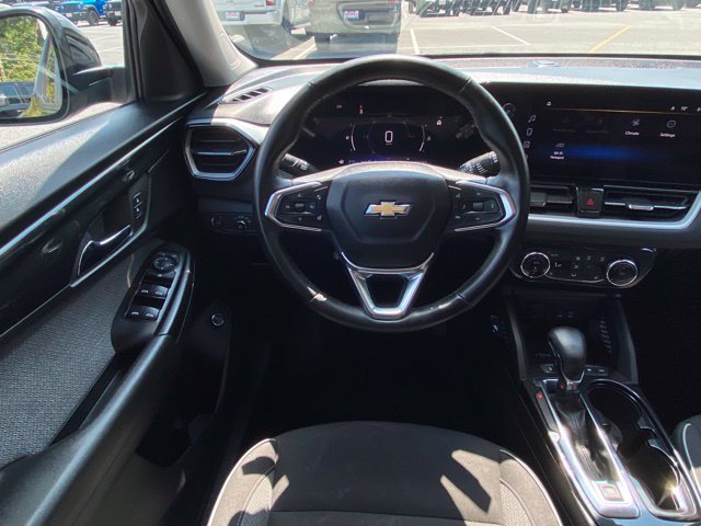 Used 2024 Chevrolet TrailBlazer LT w/ Convenience Package AWD/4WD image 23