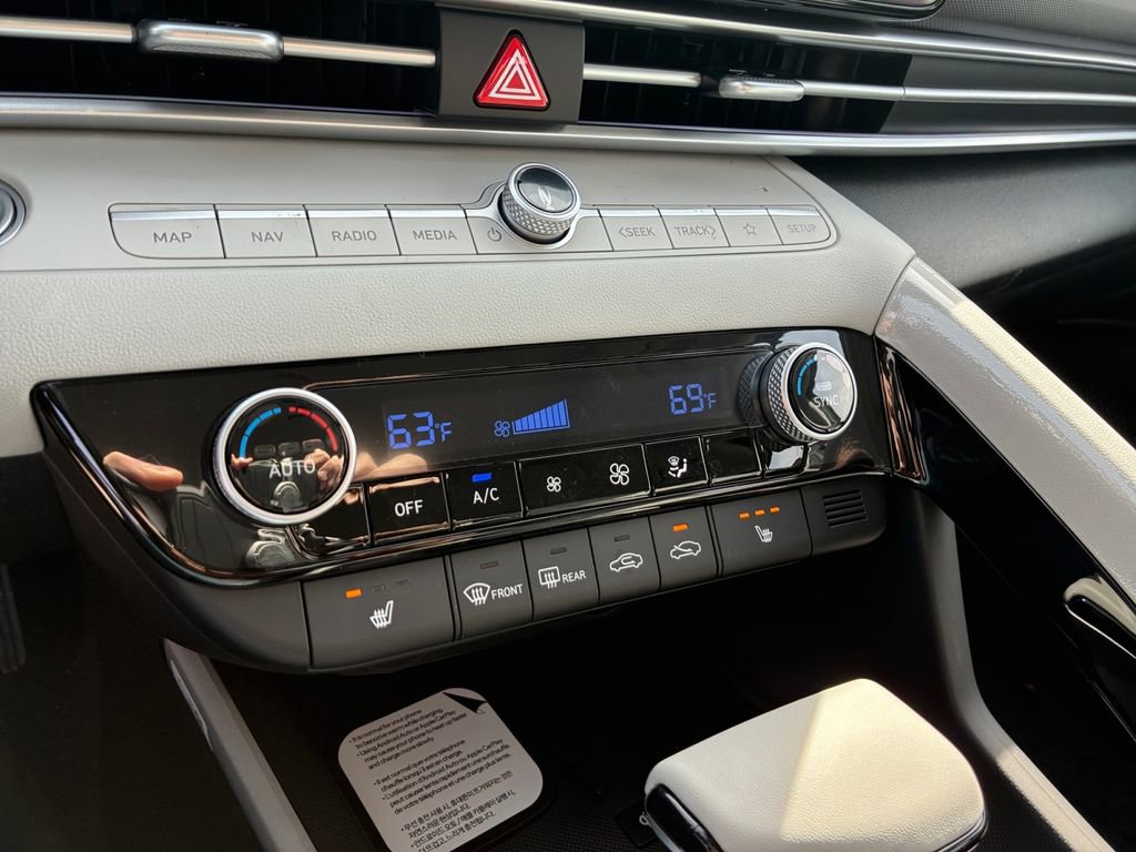 New 2026 Hyundai Elantra Limited image 25