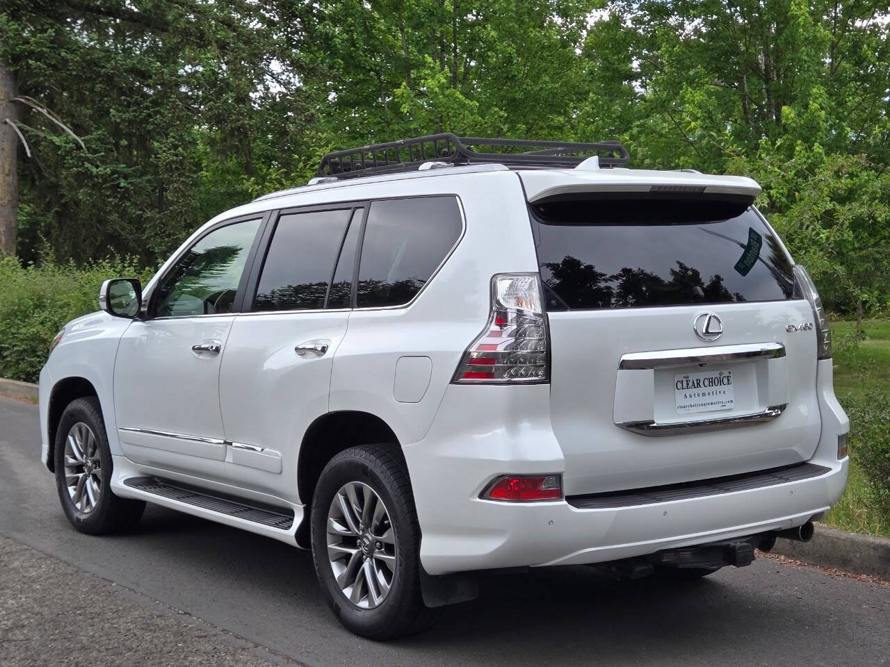 Used 2017 Lexus GX 460 Luxury w/ Preferred Accessory Package AWD/4WD image 9