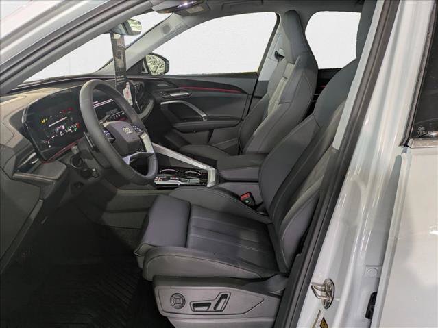 New 2025 Audi Q5 Premium Plus w/ Premium Plus AWD/4WD image 4