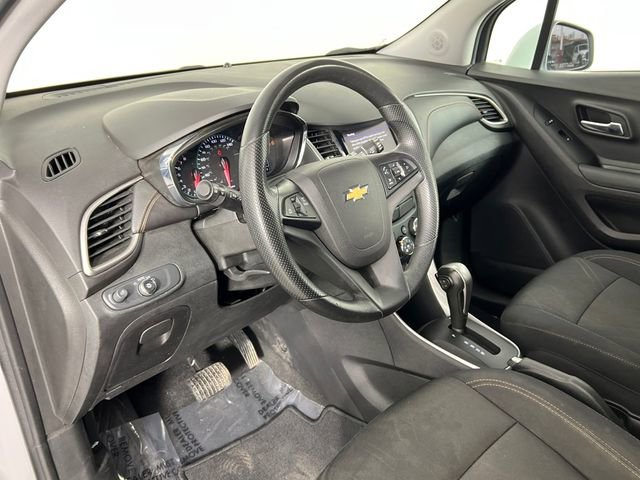 Used 2020 Chevrolet Trax LT AWD/4WD image 25