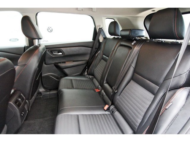 Used 2025 Nissan Rogue SV AWD/4WD image 13