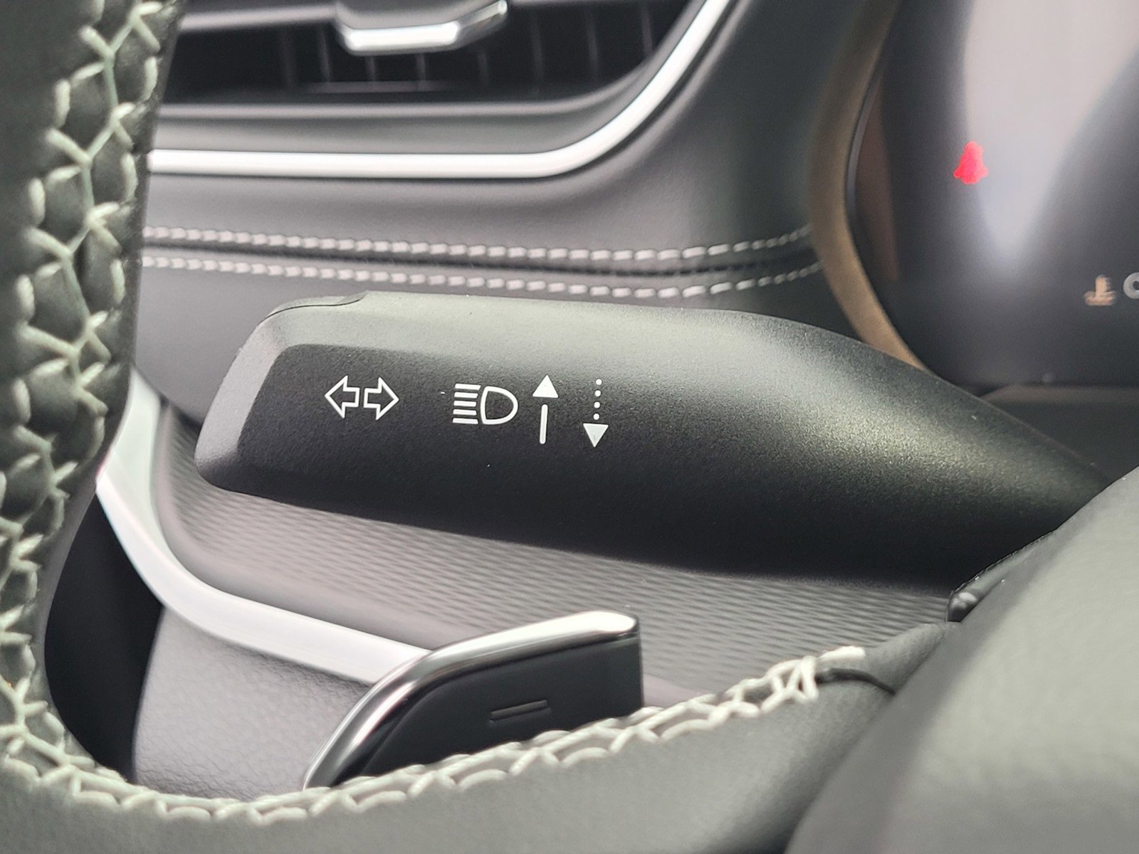 New 2025 Jeep Grand Cherokee Altitude image 25