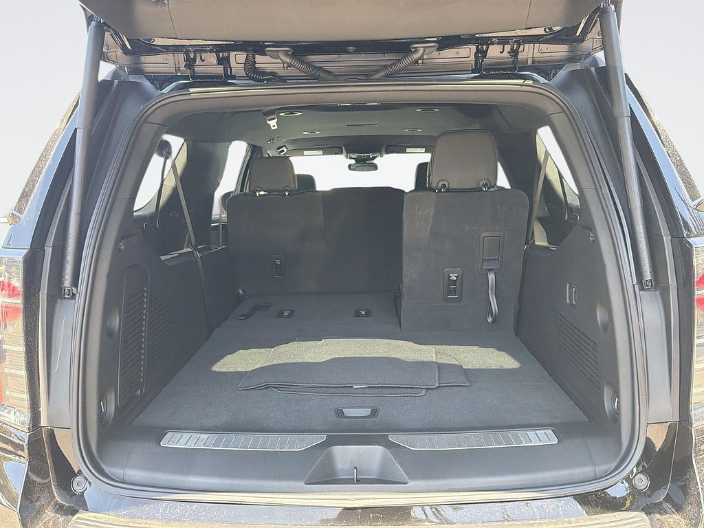 Used 2026 Chevrolet Suburban RST AWD/4WD image 24