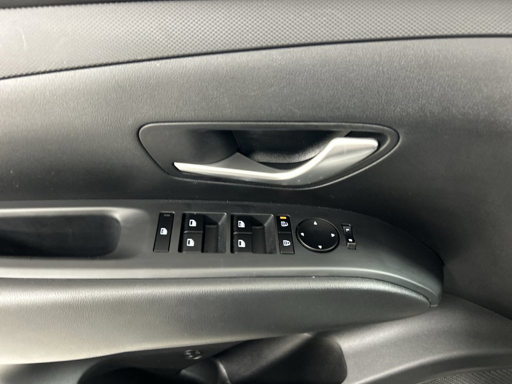 Used 2025 Hyundai Tucson SE AWD/4WD image 11
