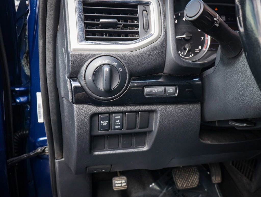 Used 2021 Nissan Titan SV w/ SV Convenience Package AWD/4WD image 21