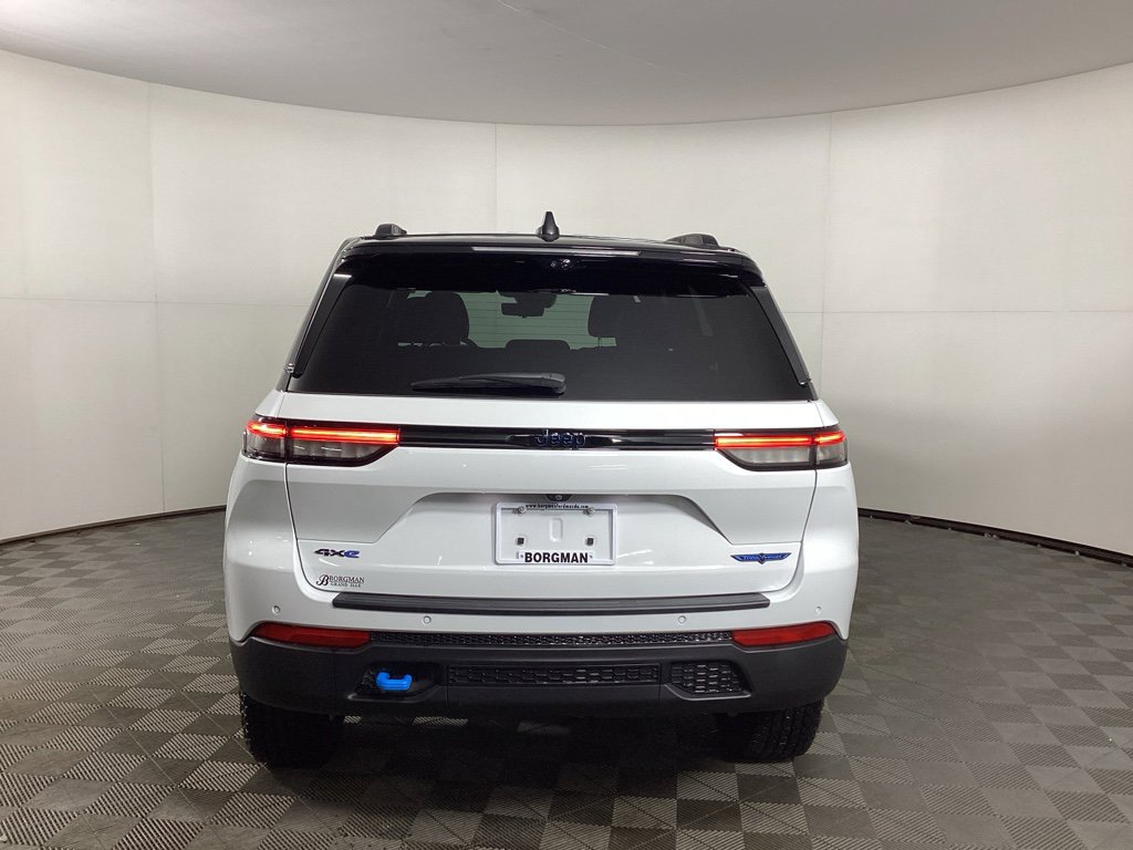 Used 2024 Jeep Grand Cherokee Trailhawk w/ Advanced Protech Group II image 3