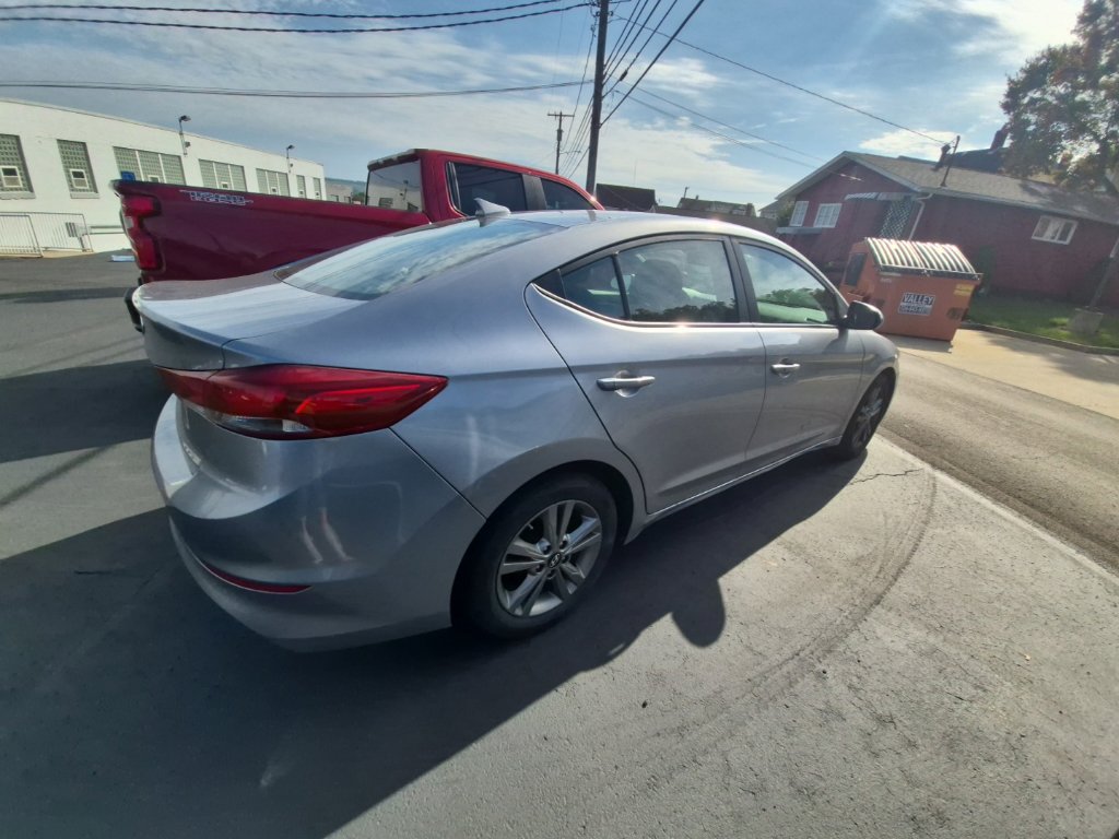 Used 2017 Hyundai Elantra Value Edition w/ Cargo Package FWD image 8