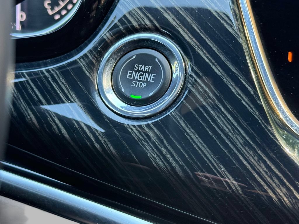 Used 2024 Cadillac XT6 Premium Luxury w/ LPO, Floor Liner Package AWD/4WD image 28