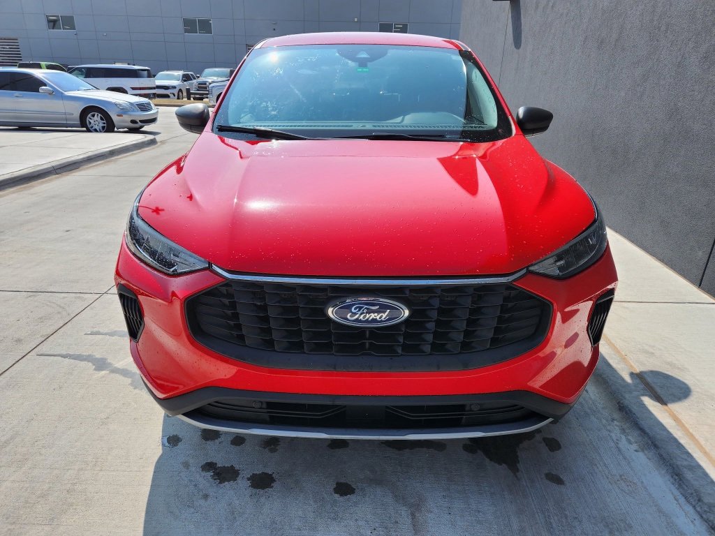 Used 2024 Ford Escape Active w/ Cold Weather Package image 2