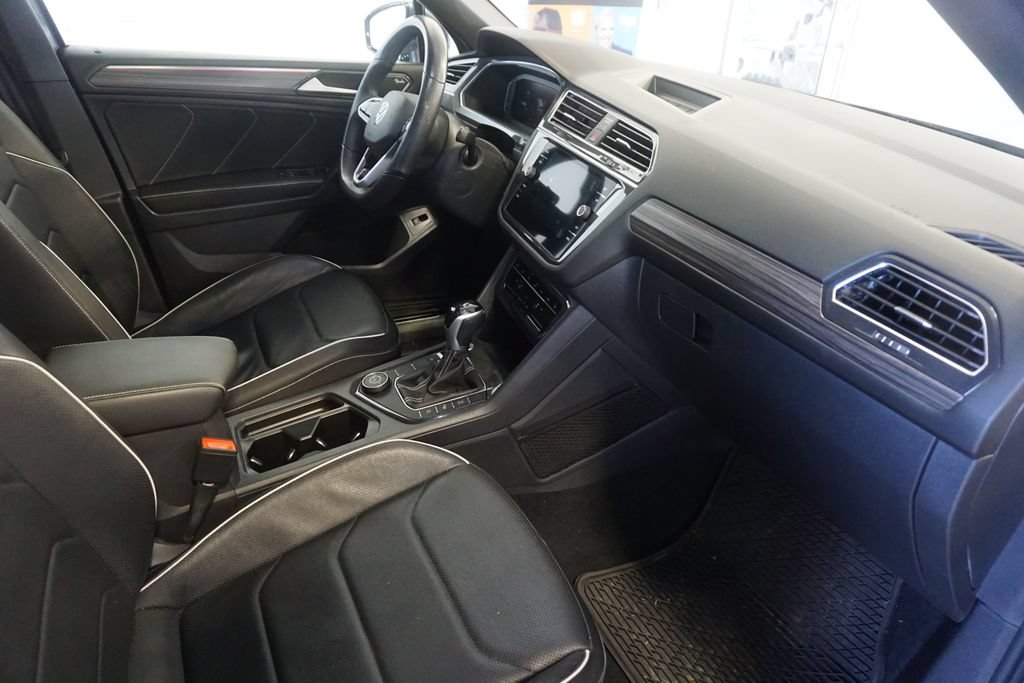 Used 2022 Volkswagen Tiguan SEL R-Line AWD/4WD image 25