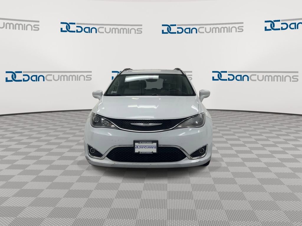 Used 2018 Chrysler Pacifica Touring-L FWD image 3