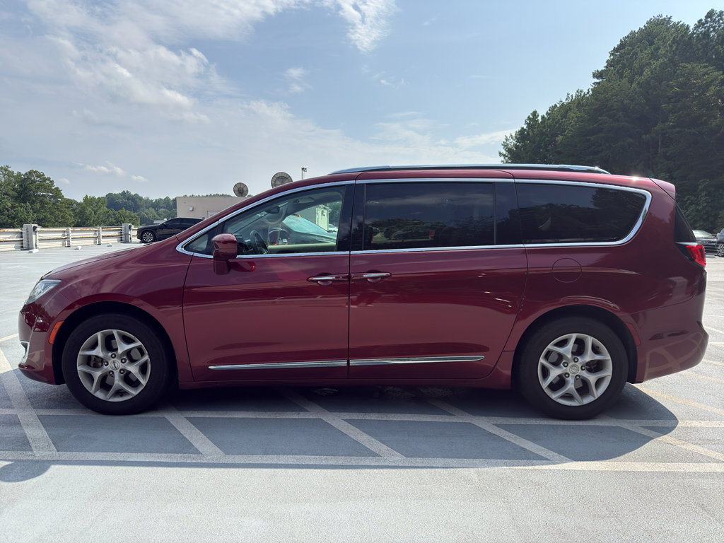 Used 2018 Chrysler Pacifica Touring-L Plus w/ Tire & Wheel Group FWD image 5