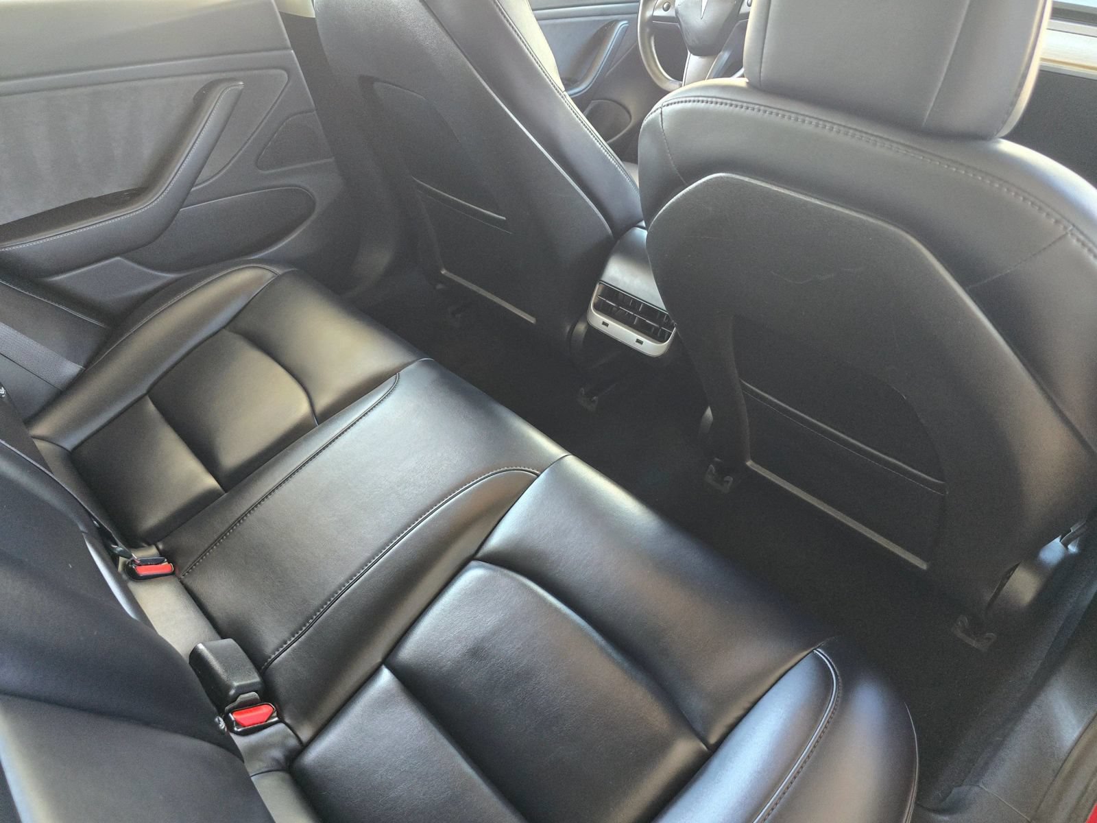 Used 2018 Tesla Model 3 Long Range RWD image 31
