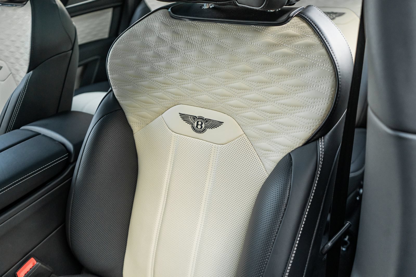 Certified 2026 Bentley Bentayga Speed AWD/4WD image 29