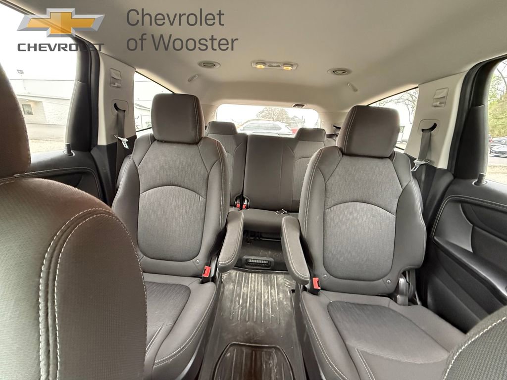 Used 2016 Chevrolet Traverse LT w/ Style and Technology Package image 16