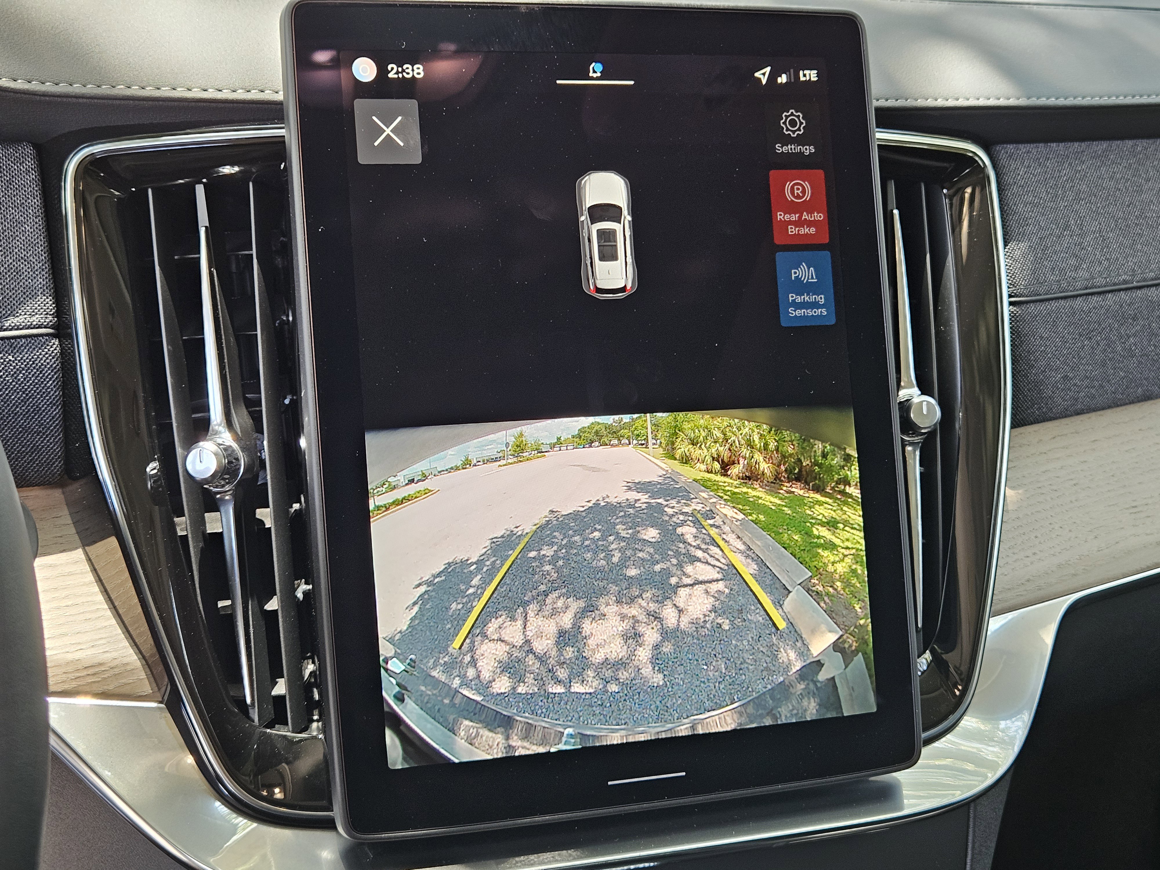 New 2026 Volvo XC90 B5 Core w/ Protection Package image 28