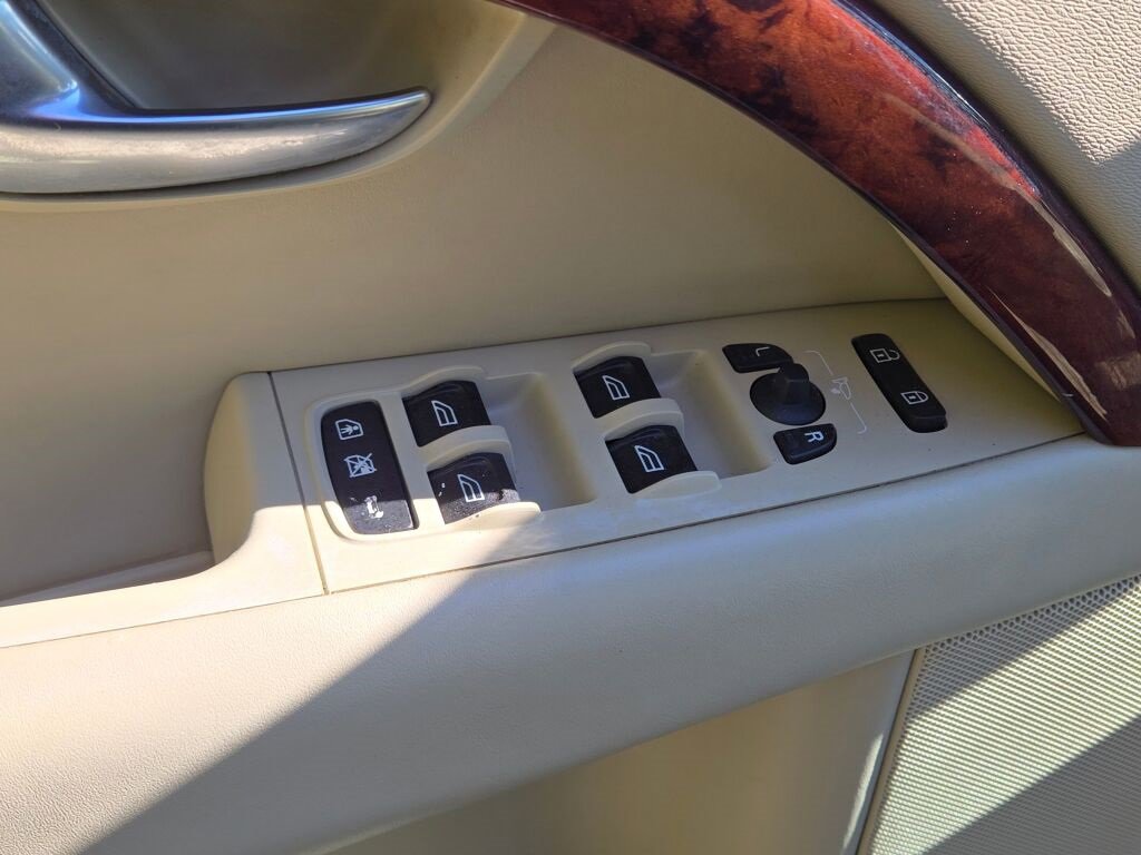 Used 2008 Volvo XC70 3.2 image 24