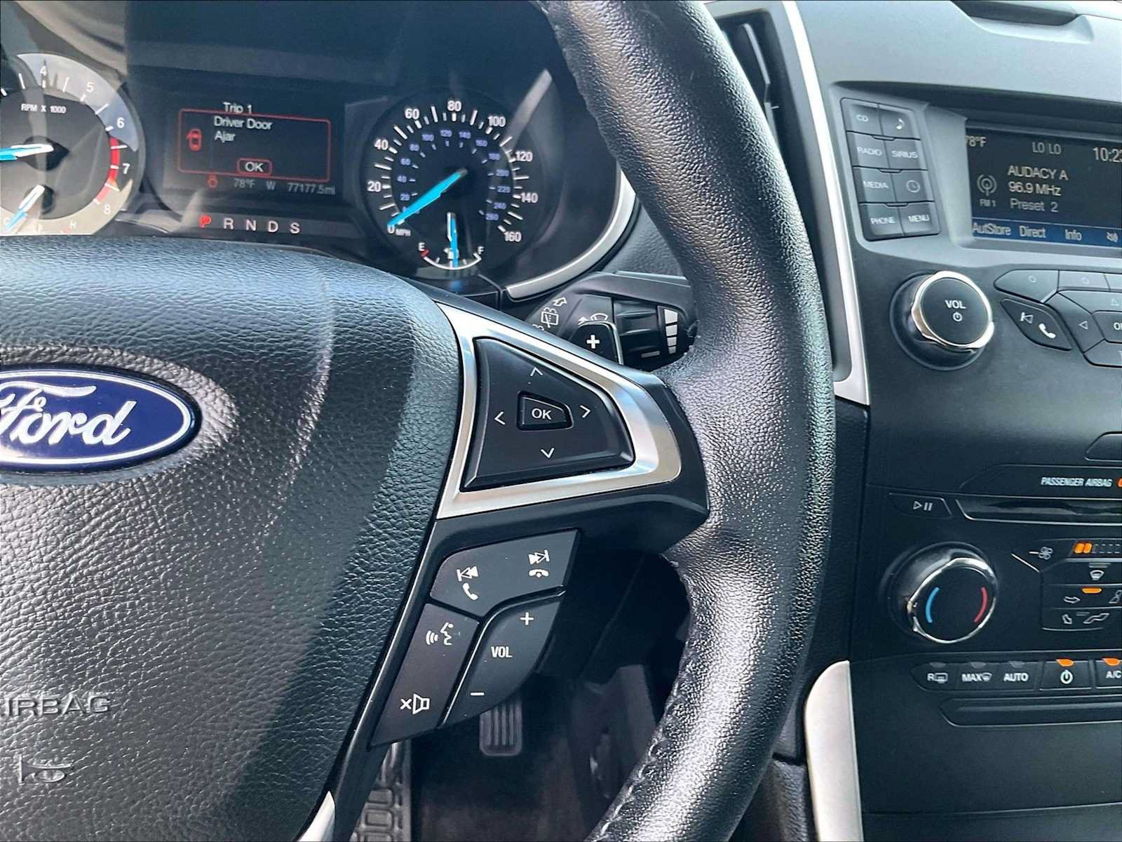 Used 2018 Ford Edge SEL FWD image 21
