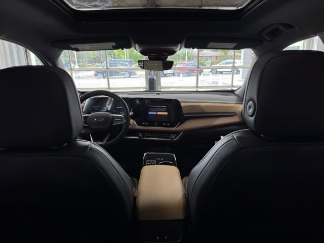 New 2026 Chevrolet Equinox ACTIV w/ Convenience Package III AWD/4WD image 18