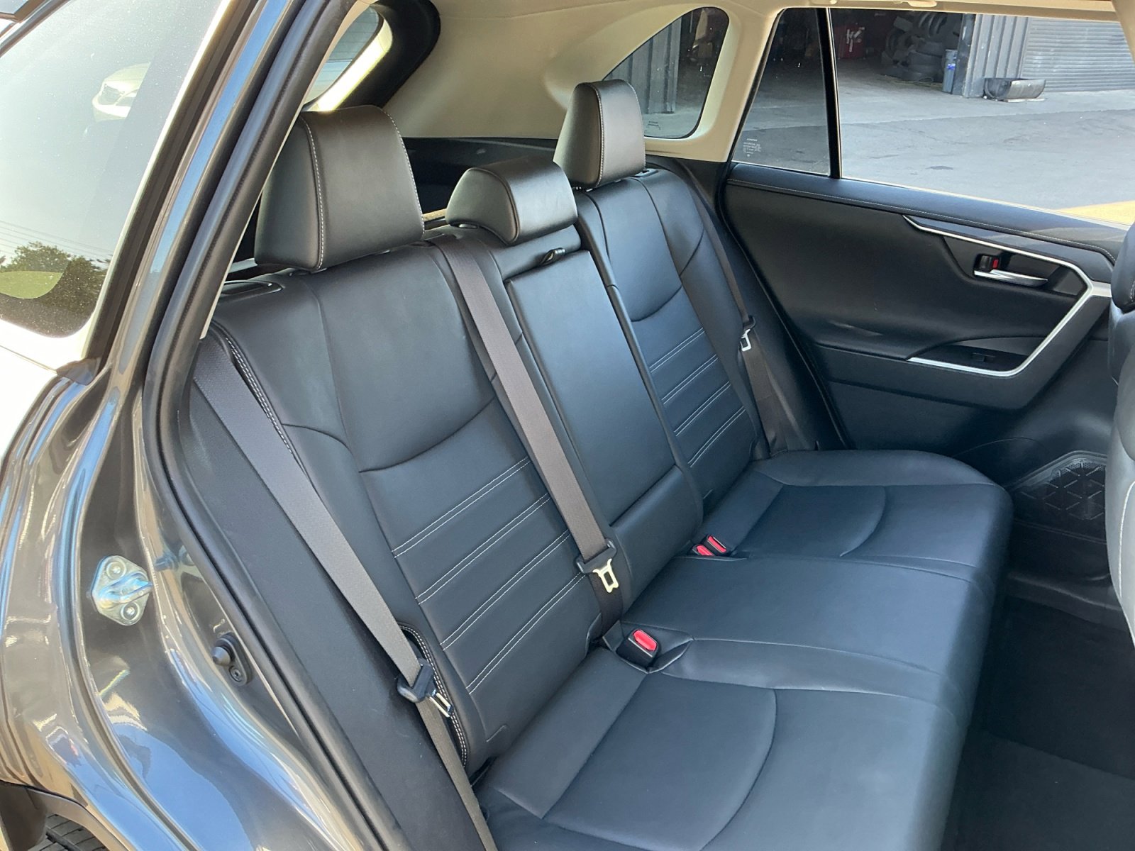 Used 2019 Toyota RAV4 Limited image 21