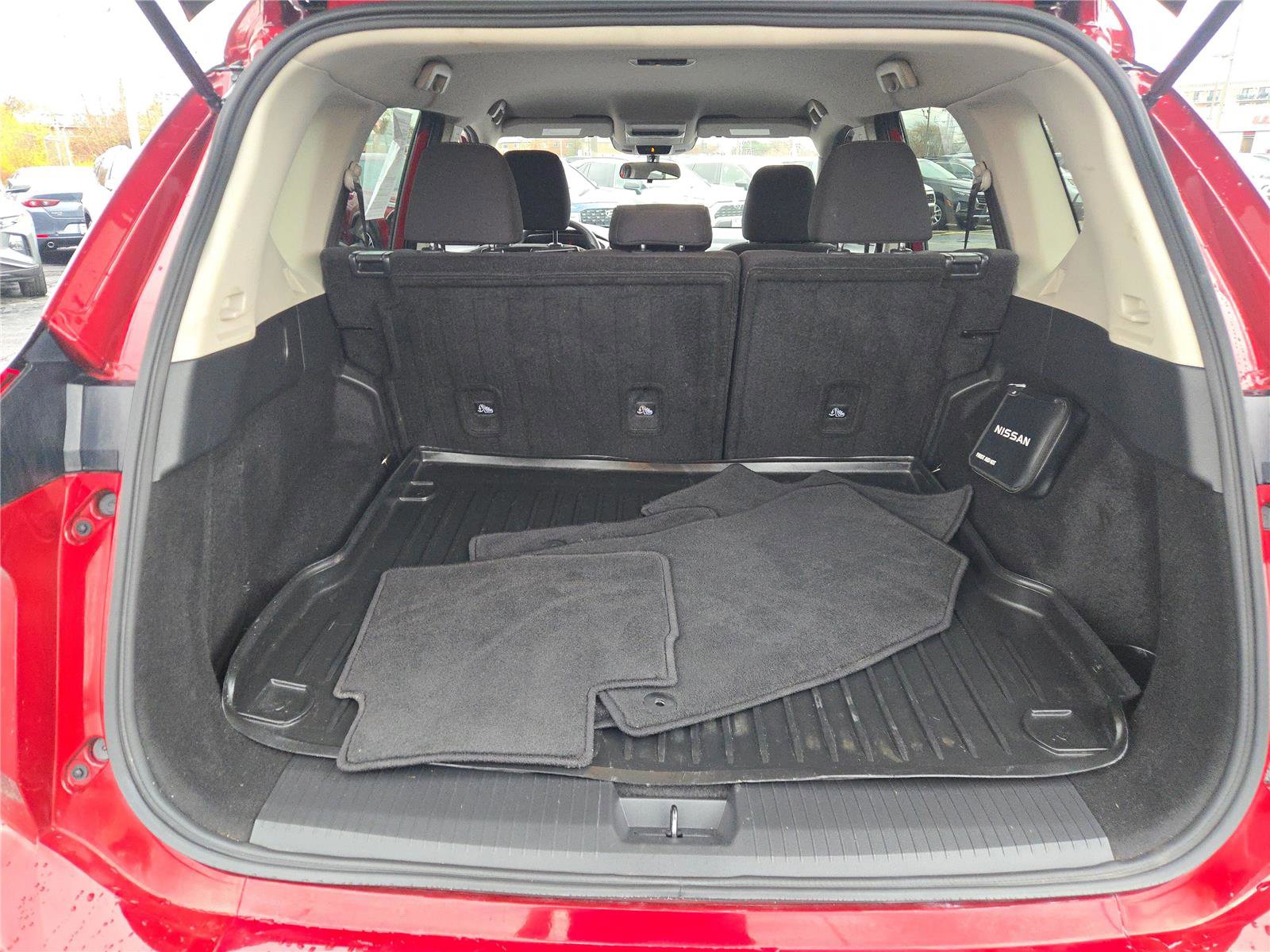 Used 2024 Nissan Rogue S image 19