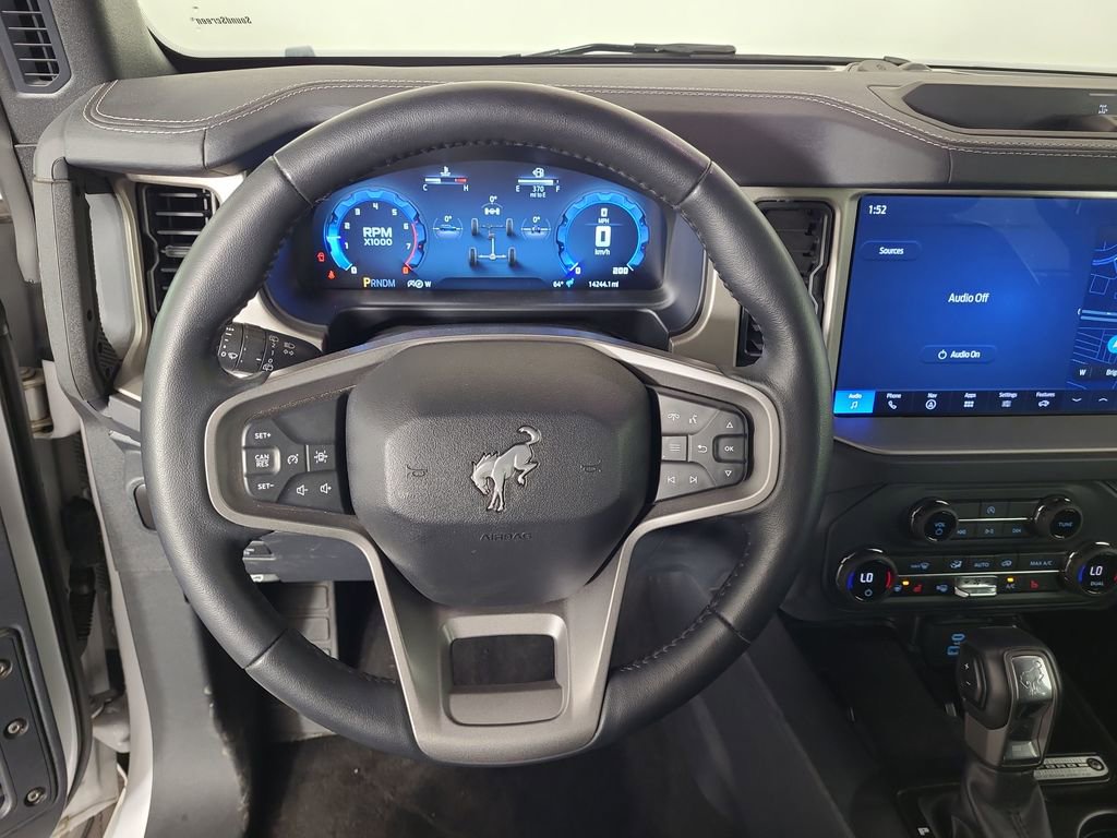 Used 2025 Ford Bronco Outer Banks AWD/4WD image 12