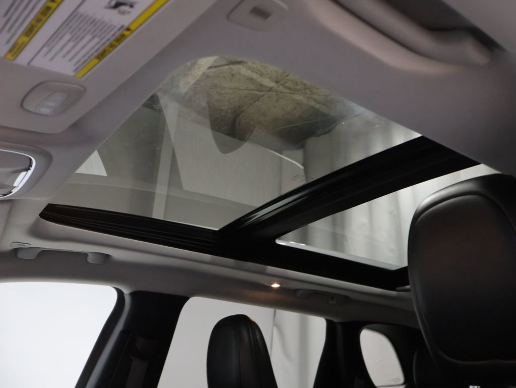 Used 2019 Jeep Cherokee Limited image 31