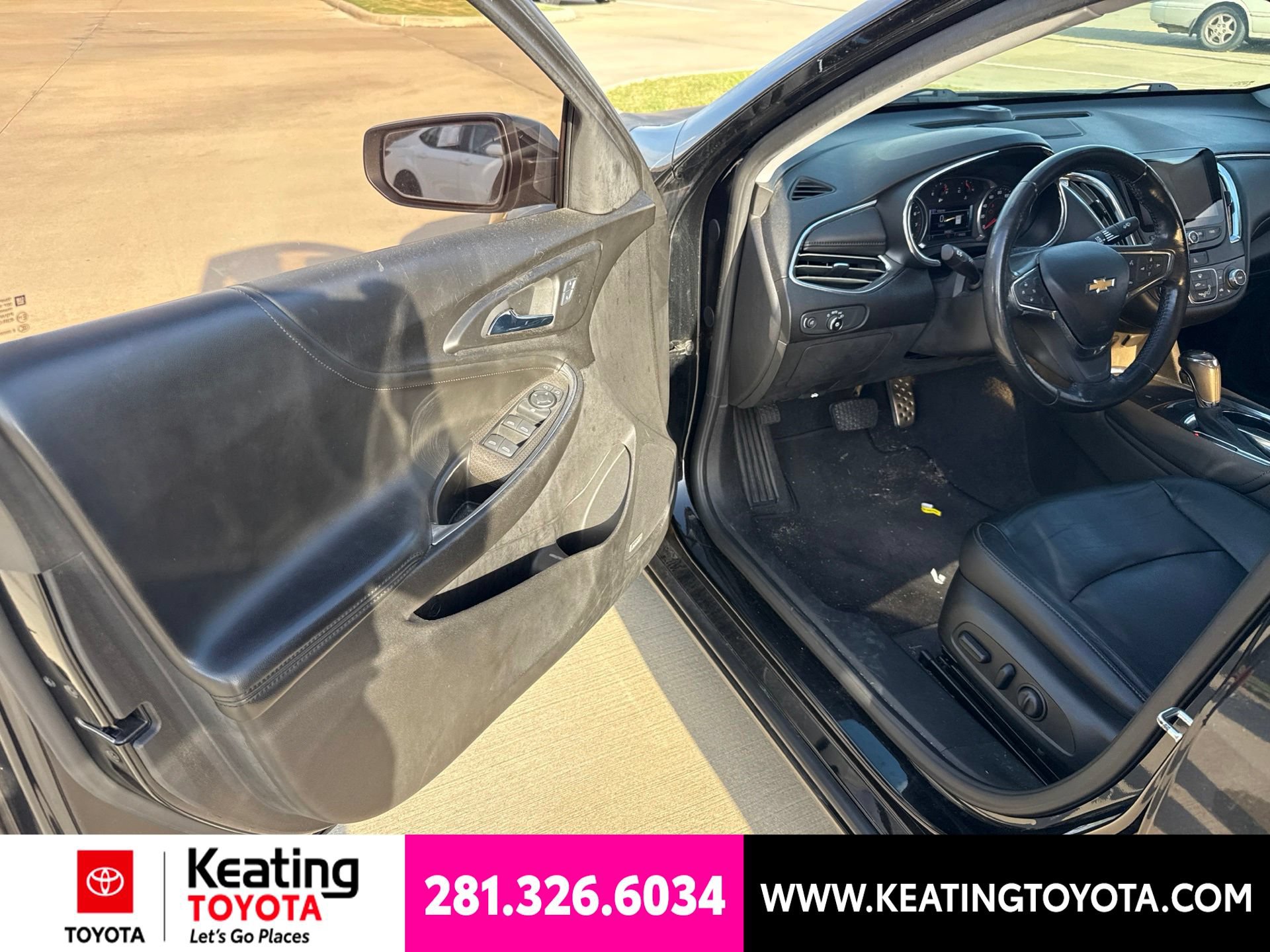 Used 2017 Chevrolet Malibu LT w/ Leather Package FWD image 9
