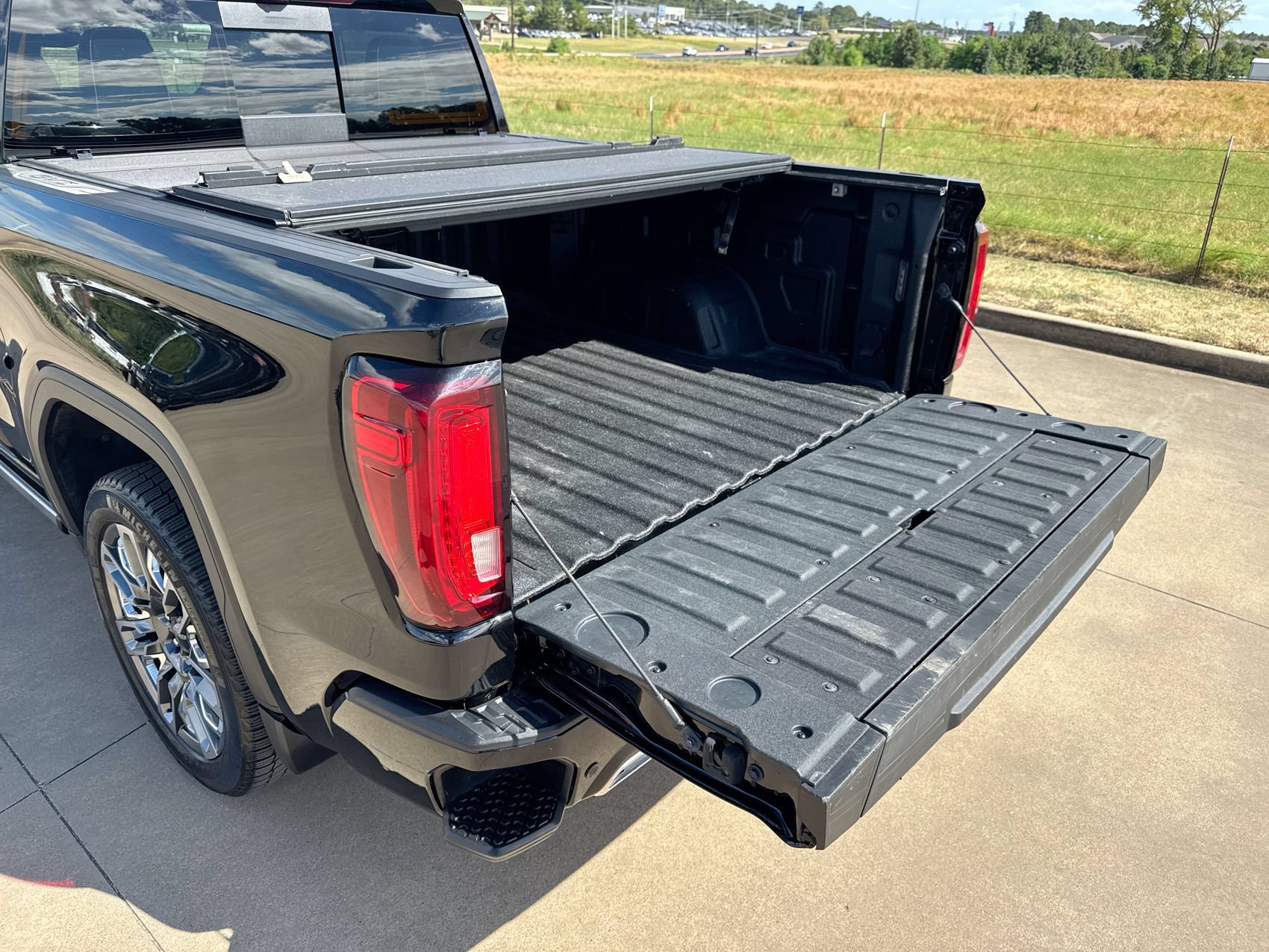Used 2024 GMC Sierra 1500 Denali Ultimate AWD/4WD image 24