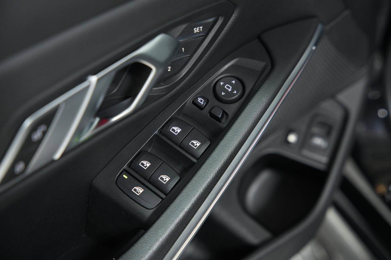 Used 2023 BMW 330e xDrive image 23