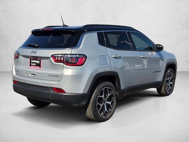 Used 2025 Jeep Compass Limited image 5