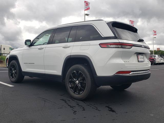 Used 2023 Jeep Grand Cherokee Limited AWD/4WD image 8