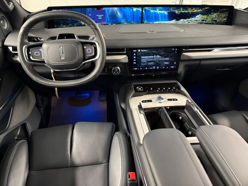 New 2026 Lincoln Navigator Reserve w/ Jet Appearance Package AWD/4WD image 8