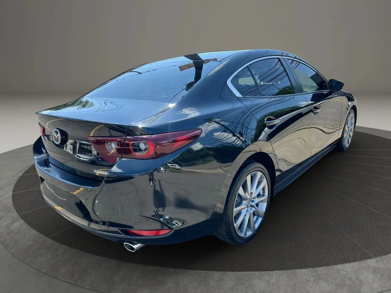 Used 2023 MAZDA MAZDA3 s FWD image 5