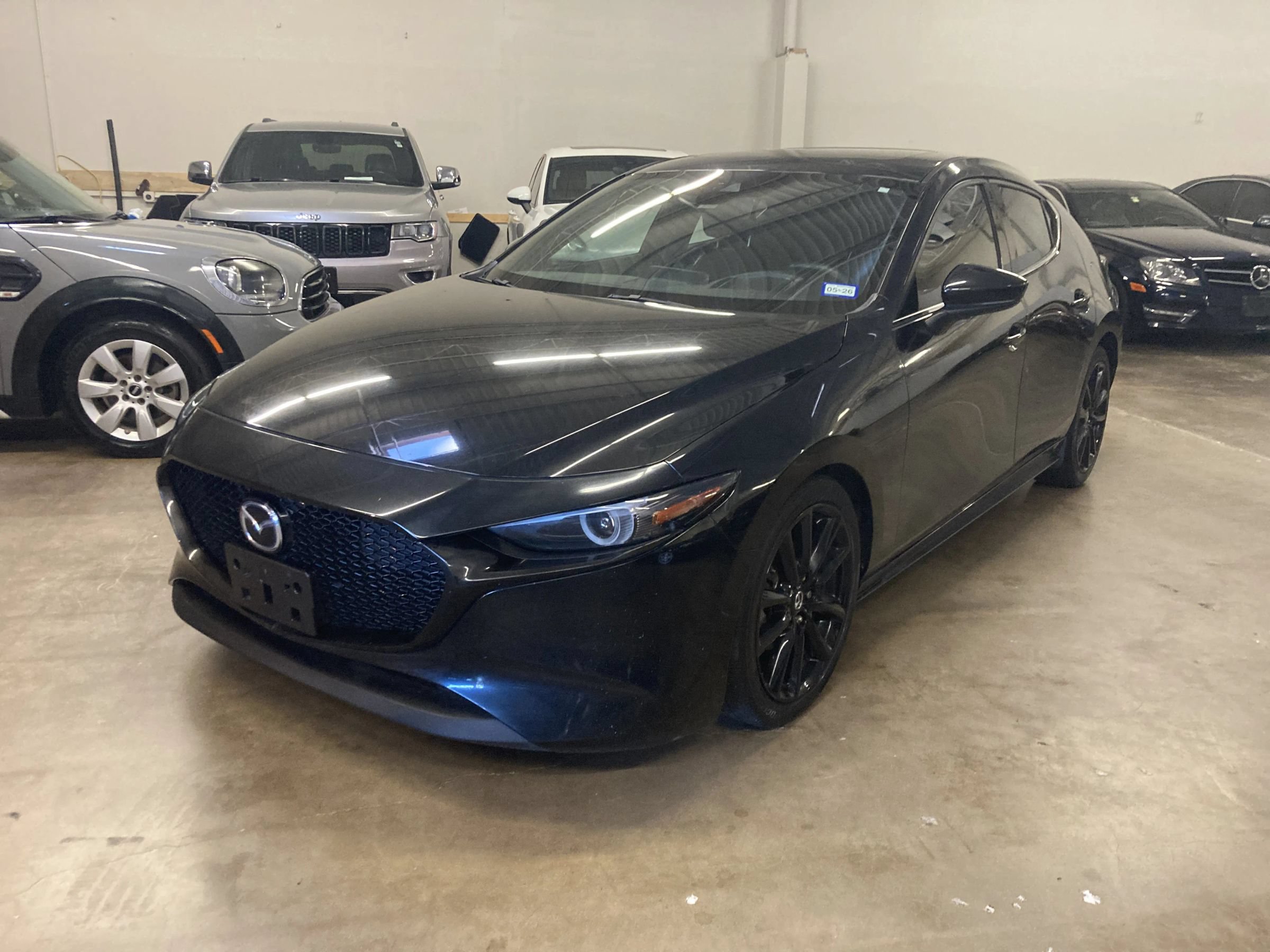 Used 2019 MAZDA MAZDA3 Hatchback w/ Premium Package FWD image 1