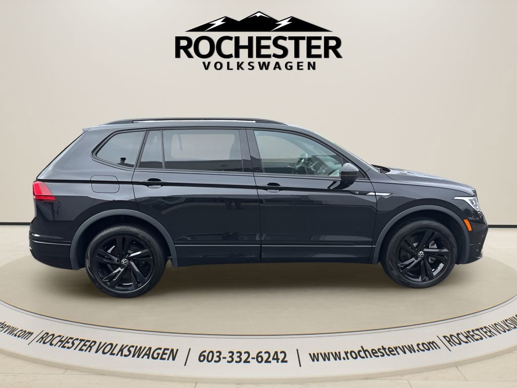 Used 2024 Volkswagen Tiguan SE R-Line AWD/4WD image 7