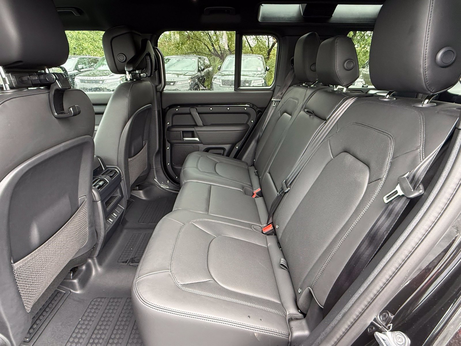 New 2026 Land Rover Defender 110 X-Dynamic SE AWD/4WD image 15