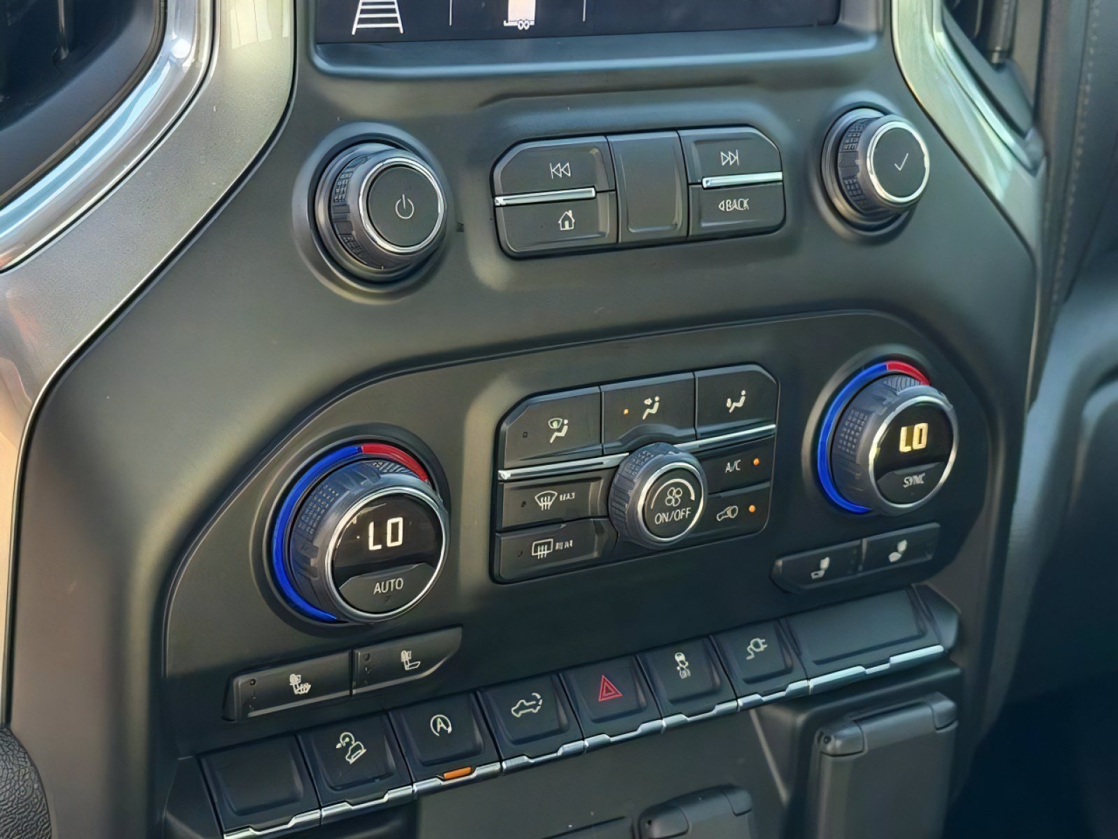 Used 2019 Chevrolet Silverado 1500 LT w/ All-Star Edition AWD/4WD image 27