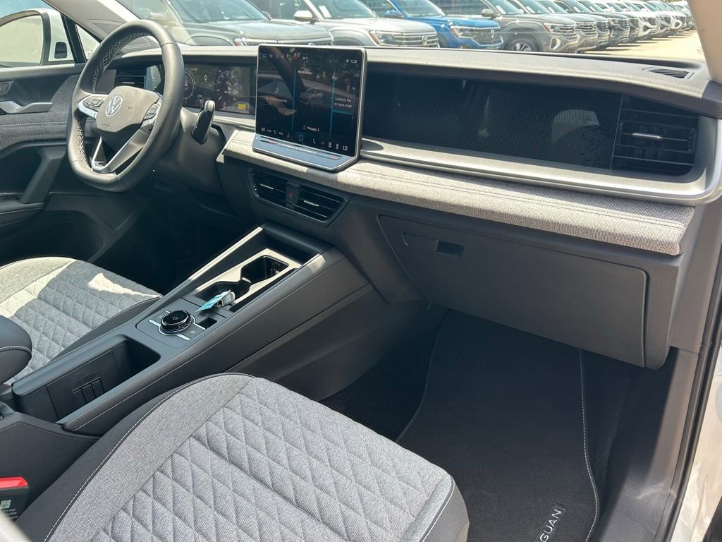 Used 2025 Volkswagen Tiguan S image 27