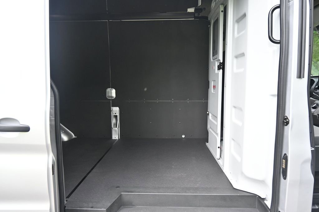 Used 2025 Ford E-Transit 148 High Roof Extended w/ Load Area Protection Package RWD image 21